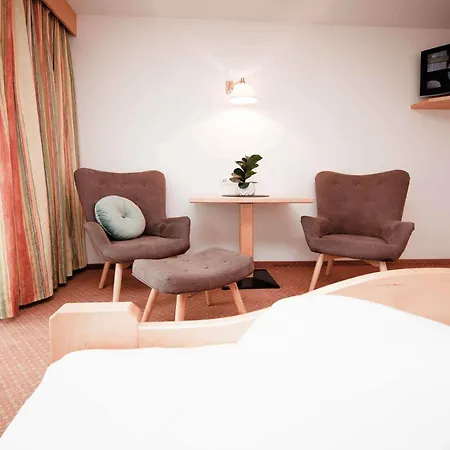 Garni Rustica Otel Sölden