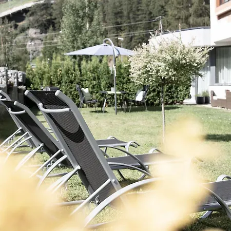 Rustica Alpine B&B 3* זולדן