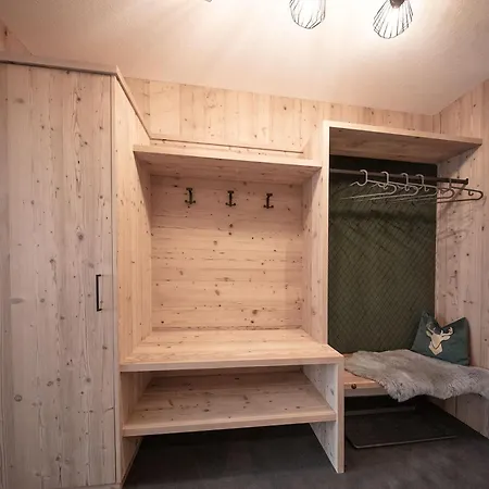 Rustica Alpine B&B מלון 3*