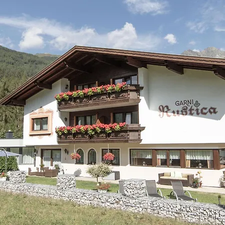 Rustica Alpine B&B זולדן