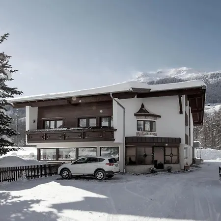 Rustica Alpine B&B 3*
