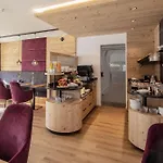 Garni Rustica Hotell 3*